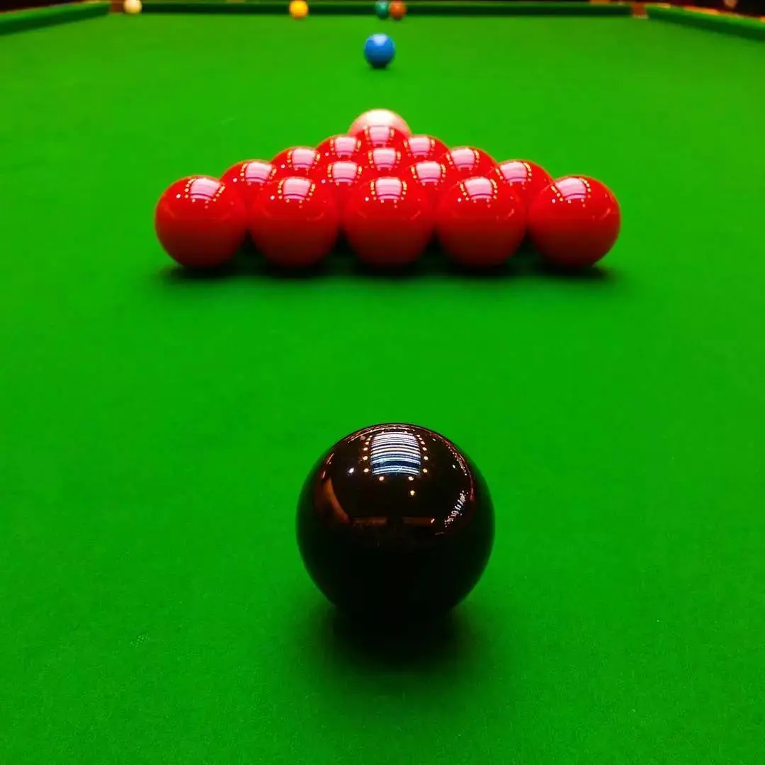 2023斯诺克北爱尔兰公开赛资格赛：老将安迪·希克斯能否抵挡中国新星江俊的冲击？